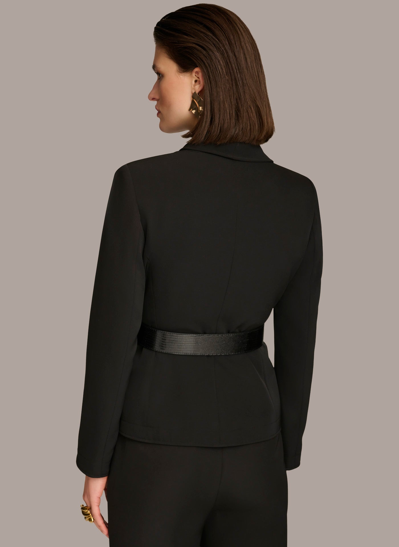 (image for) INNOVATIVE BELTED BLAZER